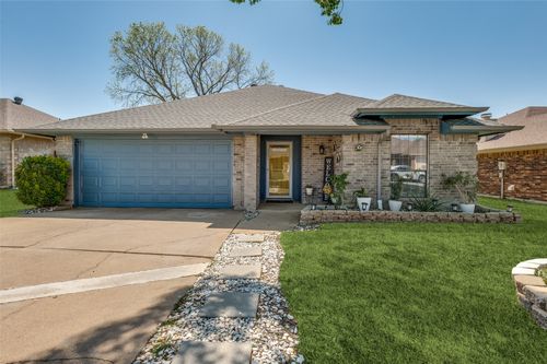 7504 Sean Dr, North Richland Hills, TX, 76182-4649 | Card Image