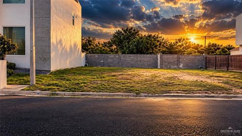 6707 N 11th Lane, McAllen, TX, 78504 | Card Image