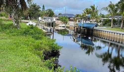 152 Danforth Dr, PORT CHARLOTTE, FL, 33980-2530 | Card Image