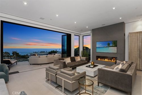 848 Hillcrest Dr, Laguna Beach, CA, 92651 | Card Image