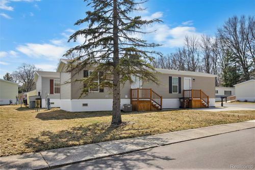 219 W Fern, Canton, MI, 48187 | Card Image