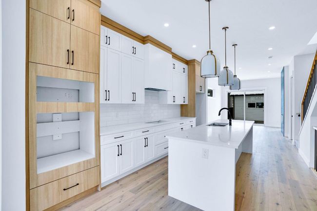 111 28 Ave Ne, House other with 4 bedrooms, 4 bathrooms and 2 parking in Calgary AB | Image 5
