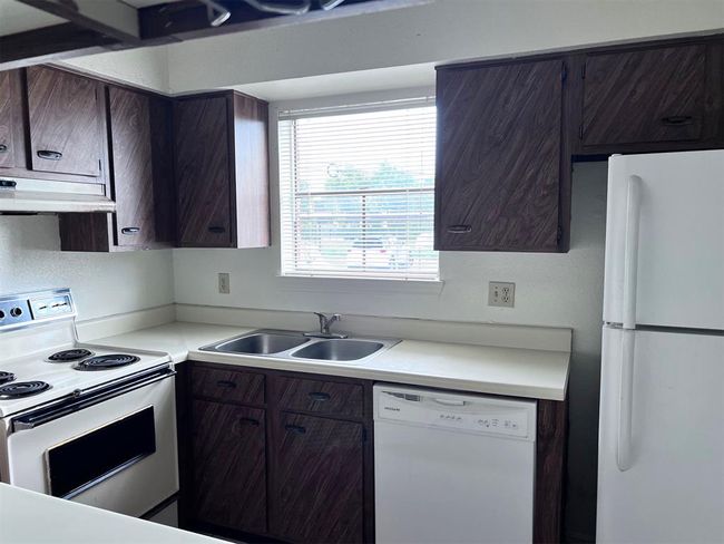 APT-401 - 3130 Walnut Bend Ln, Townhouse with 1 bedrooms, 1 bathrooms and null parking in Houston TX | Image 7