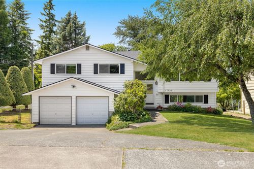 17122 40th Ave W, Lynnwood, WA, 98037-7015 | Card Image