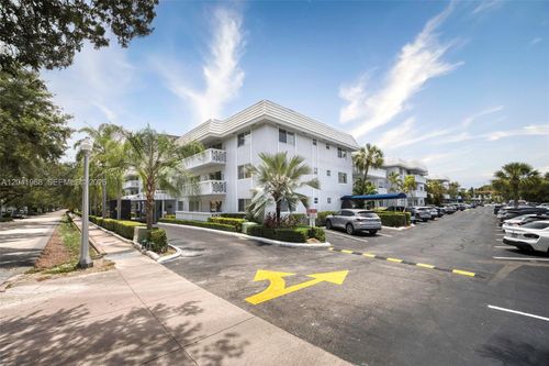 142-100 Edgewater Drive, Coral Gables, FL, 33133 | Card Image