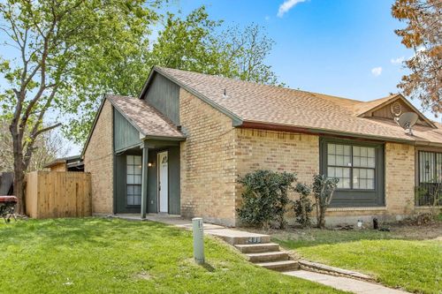 2438 Limestone Dr, Arlington, TX, 76014-1816 | Card Image