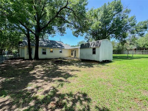 1916 Houston Pl, Denton, TX, 76201-3807 | Card Image
