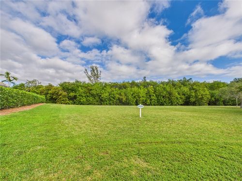 112 Sandpointe Dr, Vero Beach, FL, 32963-2660 | Card Image