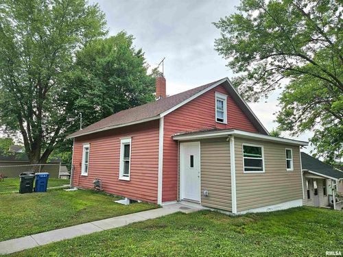 100 Pond St, Muscatine, IA, 52761-1941 | Card Image