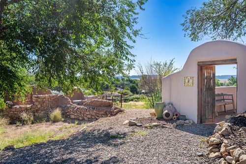 6 Los Anayas, Lamy, NM, 87540-9691 | Card Image