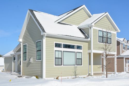 11613 Whittington St, Traverse City, MI, 49684-6870 | Card Image