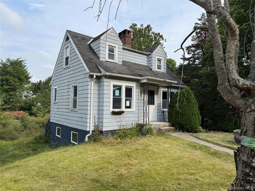 11 Mearns Ave, Highland Fls, NY, 10928-1103 | Card Image