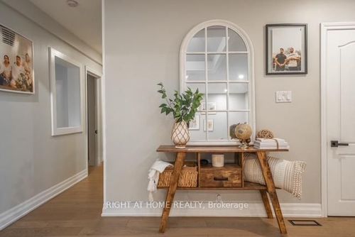 201 Southlawn Ave, Oshawa, ON, L1H3Y5 | Card Image