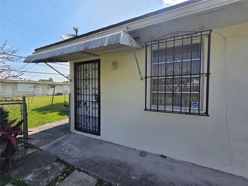b-11035 Sw 56th St, Miami, FL, 33165-6920 | Card Image