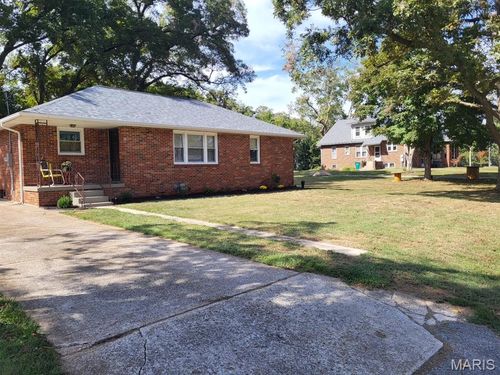 51 S Brockschmidt Rd, Venedy, IL, 62214-1209 | Card Image