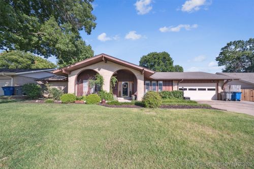 7058 52nd Pl, Tulsa, OK, 74145-7725 | Card Image