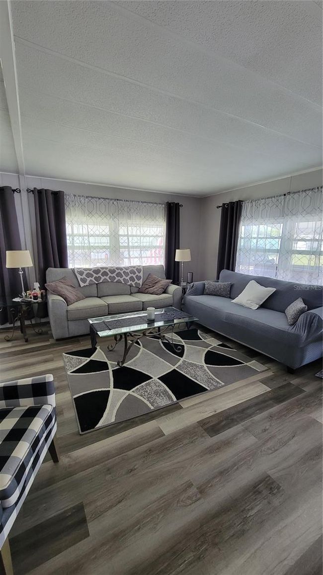 living room | Image 10