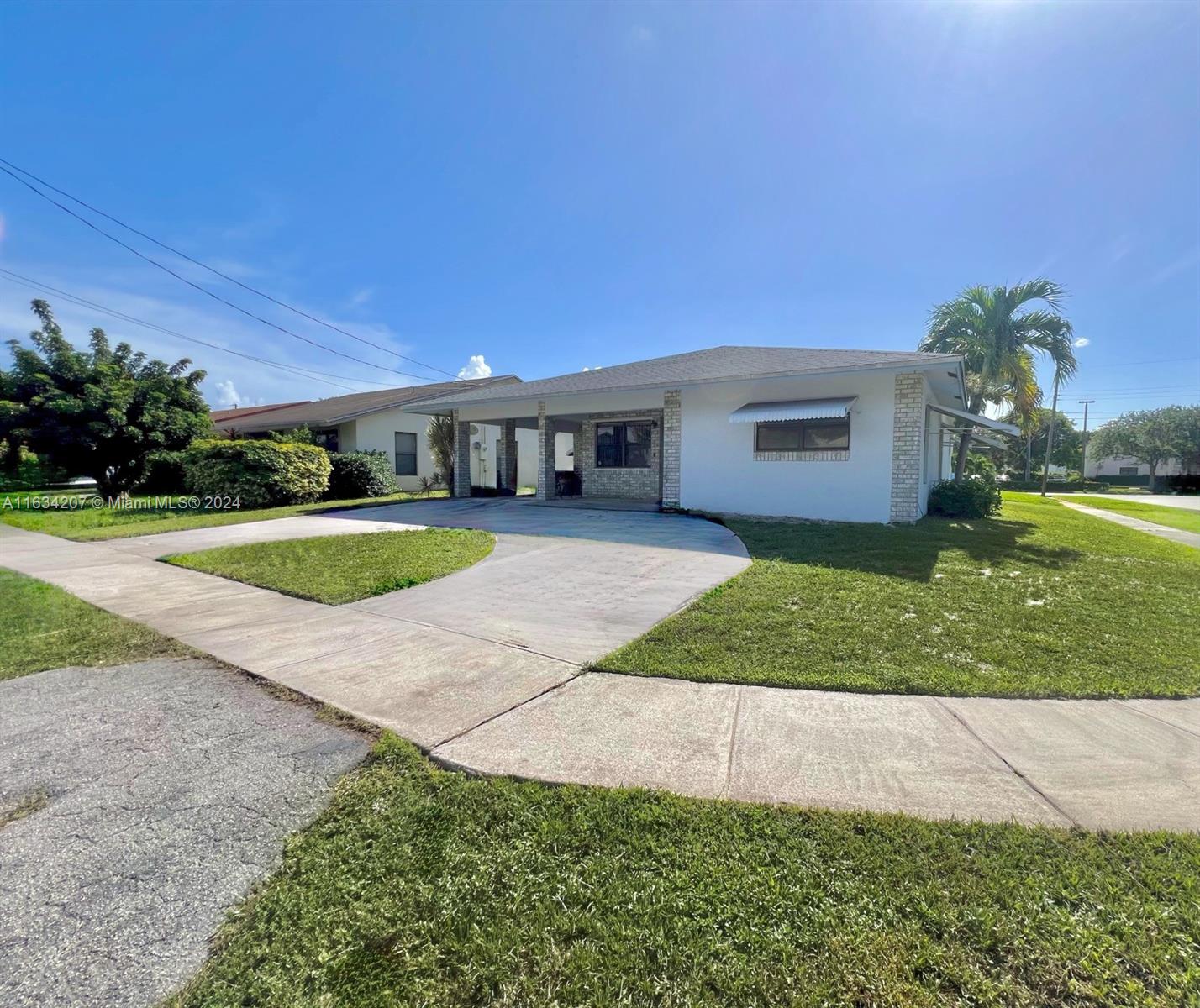 12th Ct, Dania, FL 33004