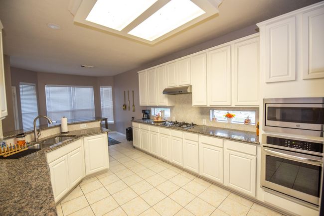 19115 S Rim Trl, House other with 4 bedrooms, 4 bathrooms and 2 parking in Spring TX | Image 6