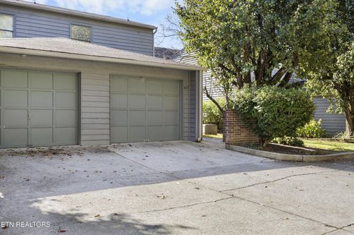427 Bramblewood Ln, Knoxville, TN, 37922-4370 | Card Image