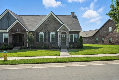 2043 Flowing Creek Dr, Franklin, TN, 37064-3722 | Card Image