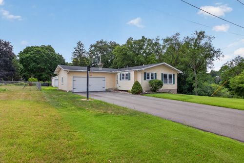 1617 Duguid Rd, Jackson, MI, 49203-5407 | Card Image