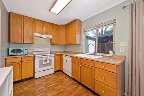e-8841 La Riviera Dr, Sacramento, CA, 95826-2056 | Card Image