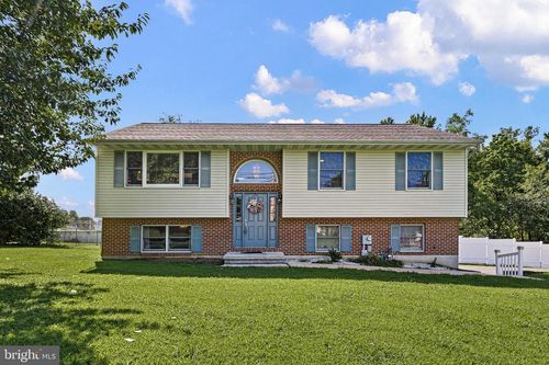 677 Meetinghouse Rd, UPPER CHICHESTER, PA, 19061-3824 | Card Image