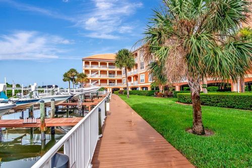 9-121-5000 Culbreath Key Way, TAMPA, FL, 33611-3051 | Card Image