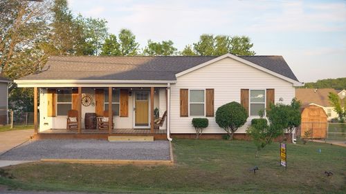 806 Calista Rd, White House, TN, 37188-9076 | Card Image