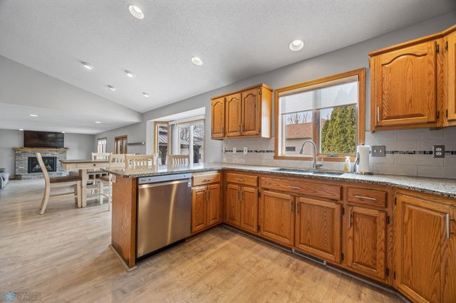 Kitchen | Image 12