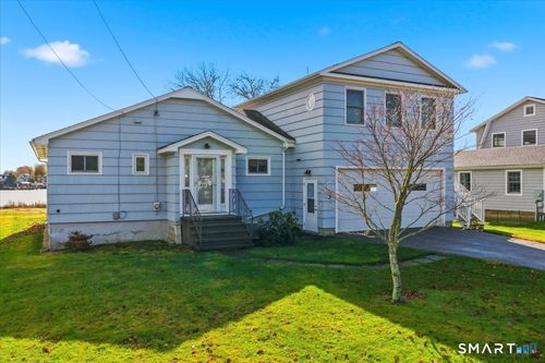 3 Lamberts Ln, Stonington, CT, 06378-2905 | Card Image