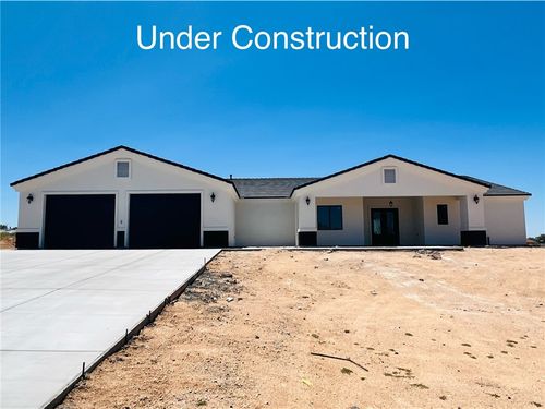 2393 Iroquois Dr, Kingman, AZ, 86401-3304 | Card Image