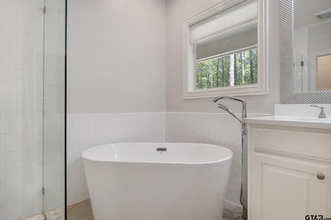 18076 Deer Trl, House other with 4 bedrooms, 5 bathrooms and null parking in Flint TX | Image 19
