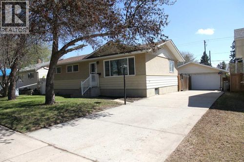 3907 49 Avenue, Lloydminster, SK, S9V0S1 | Card Image