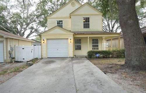 7605 Glades Ct, TEMPLE TERRACE, FL, 33637-7332 | Card Image