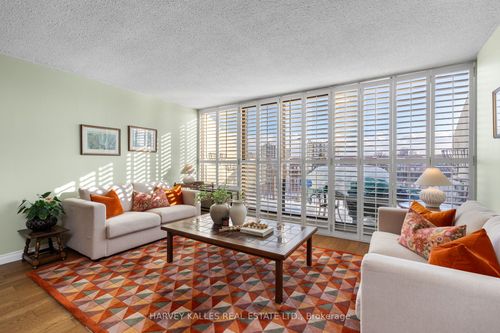 504-10 Fashion Roseway N/A, North York, ON, M2N6B6 | Card Image