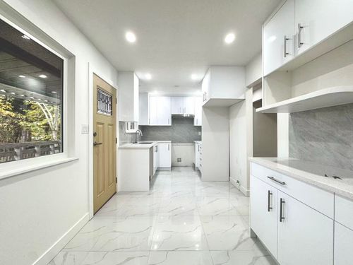 {{alt}} | Card Image