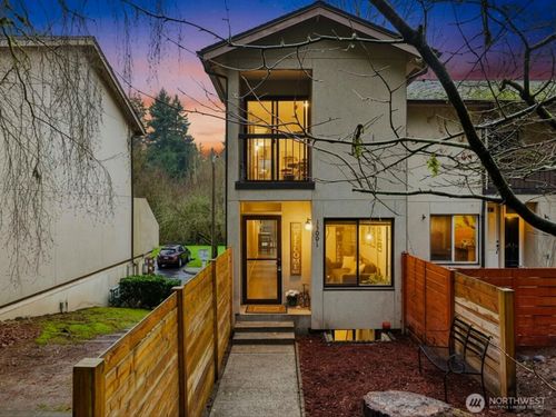 15001 123rd Ave Ne, Kirkland, WA, 98034-4546 | Card Image