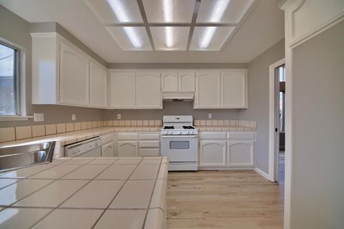 1900 Berryessa Dr, Modesto, CA, 95358-6724 | Card Image