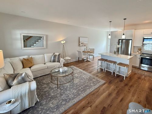 11-138 Boston Post Rd, East Lyme, CT, 06333-1606 | Card Image