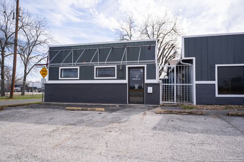 7050 Us Highway 87 E, China Grove, TX, 78263-6050 | Card Image