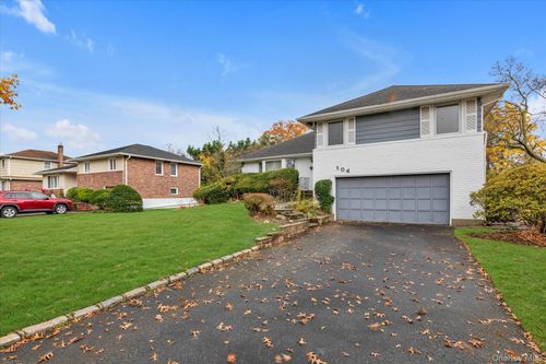 104 Olive Ln, New Hyde Park, NY, 11040-2334 | Card Image