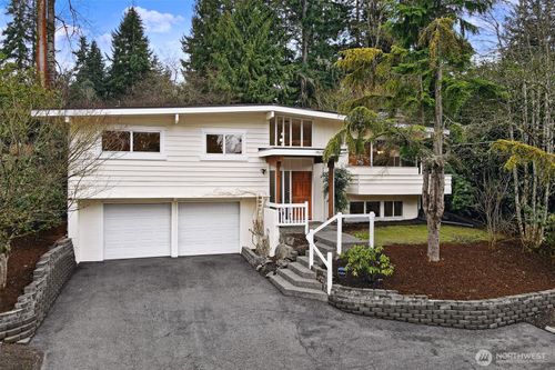 14627 Se Newport Way, Bellevue, WA, 98006-1615 | Card Image