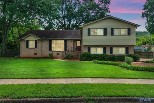 7903 Double Tree Dr Se, Huntsville, AL, 35802-3941 | Card Image