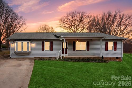 105 Trotter Ln, Kings Mountain, NC, 28086-7521 | Card Image