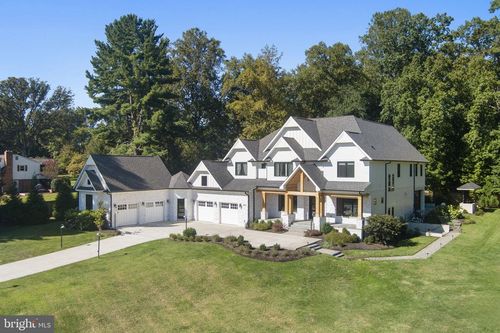 608 Walker Rd, GREAT FALLS, VA, 22066-3411 | Card Image