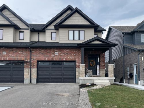 135 Woodberry Cres, Elmira, ON, N3B0E5 | Card Image