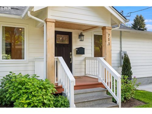711 W 24th St, Vancouver, WA, 98660-2438 | Card Image