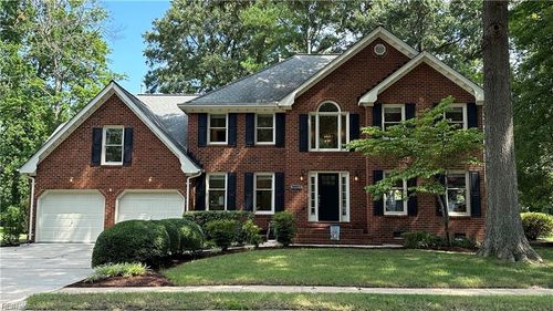 1008 Fairway Dr, Chesapeake, VA, 23320-8200 | Card Image